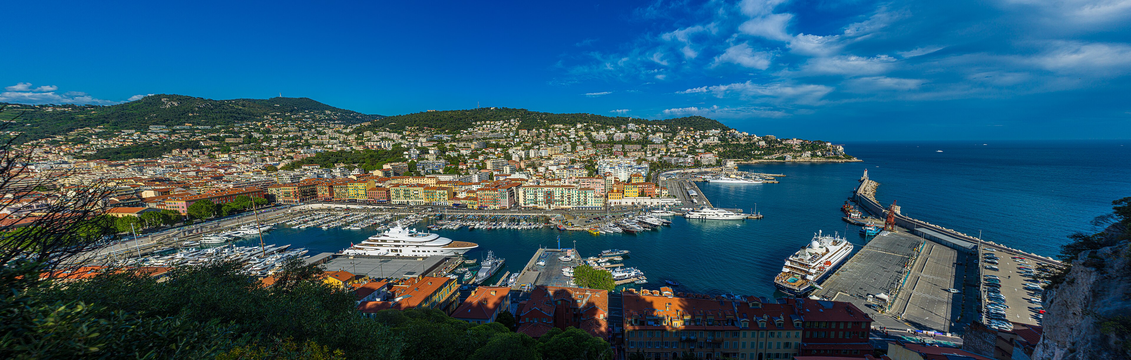 Le port Lympia à Nice, ouvert sur la Méditerranée